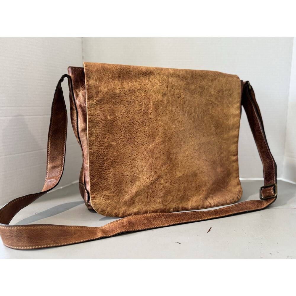 Moore & Giles Reclaimed Messenger Bag In Heirloom Oak Computer Distressed